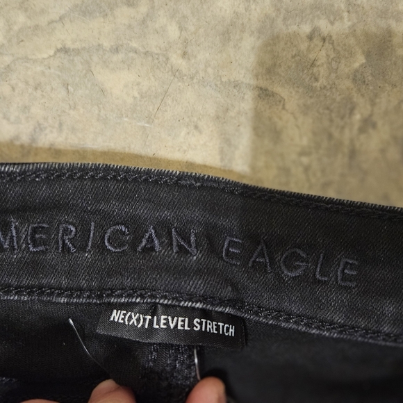 AMERICAN EAGLE Size 00 Short Super Hi-Rise JEGGING Black Distressed Denim Jeans - Picture 3 of 5